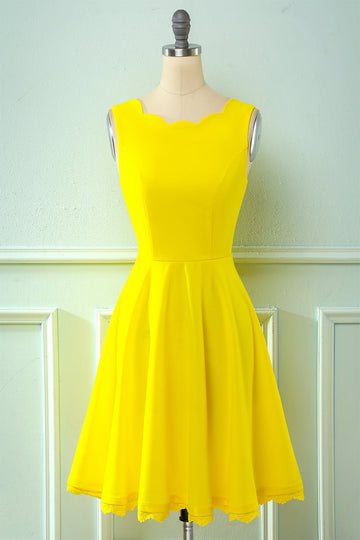 Vestido amarelo vintage de 1950 com renda oca
